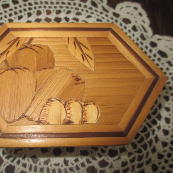 Vintage Wood Box Straw Inlay Box Retro Souvenir Lidded Box Country Cottage Retro - Picture 3 of 12